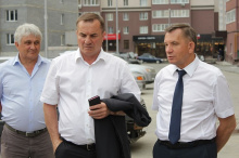 Александр Гришаев провел выездное совещание на объектах капстроительства по региональному проекту «Жилье»