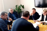 Министр Гришаев провел выездное совещание на социально важном объекте в Нижнем Ломове 